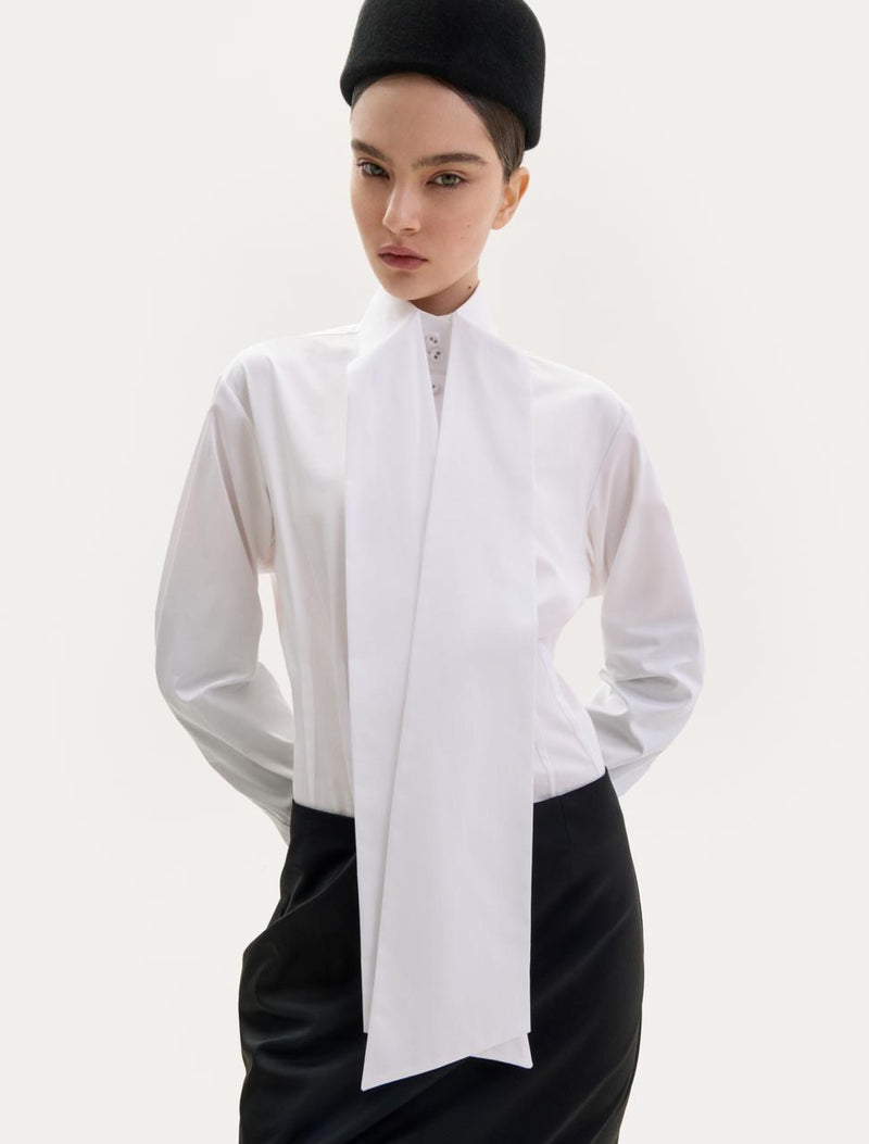 White fitted cotton shirt with a scarf
