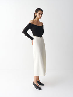 Wool skirt in milk