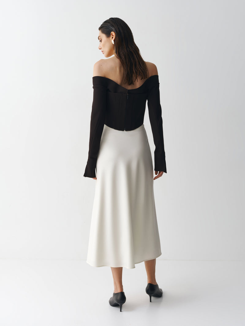 Wool skirt in milk
