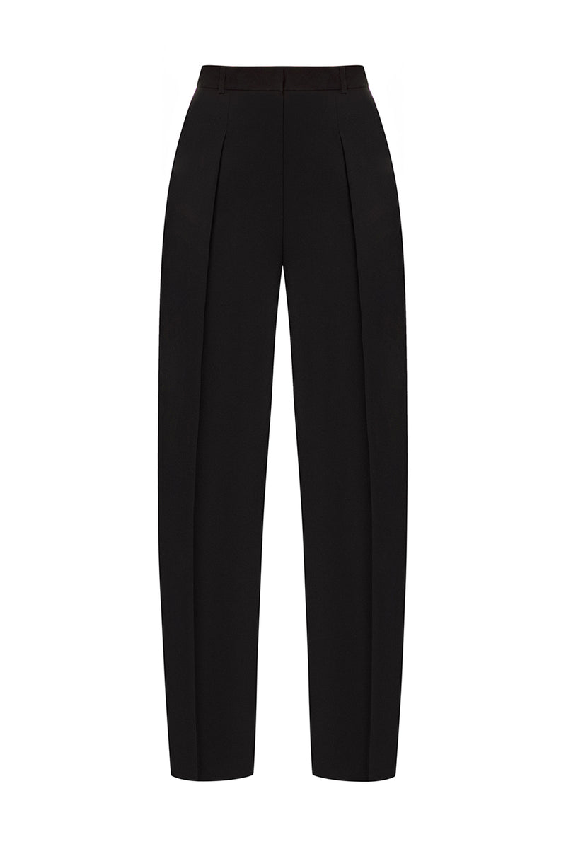Trousers of a strict cut (culotte) in black