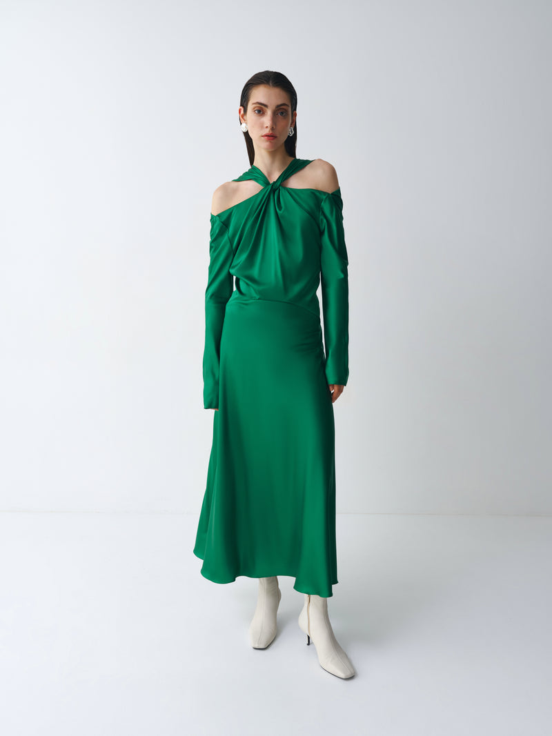 Silk dress with wide sleeves in green