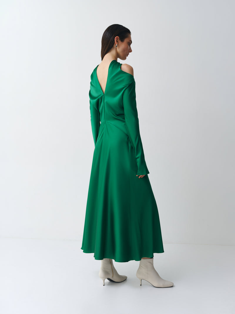 Silk dress with wide sleeves in green