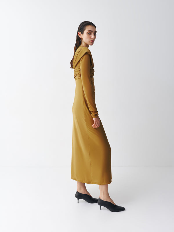 Midi dress with a knot on the chest in oil