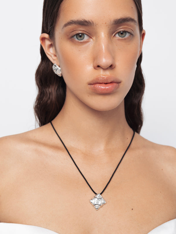 Tripillia necklace